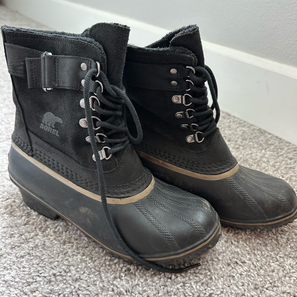 Sorel Black Lace-Up Snow Boots